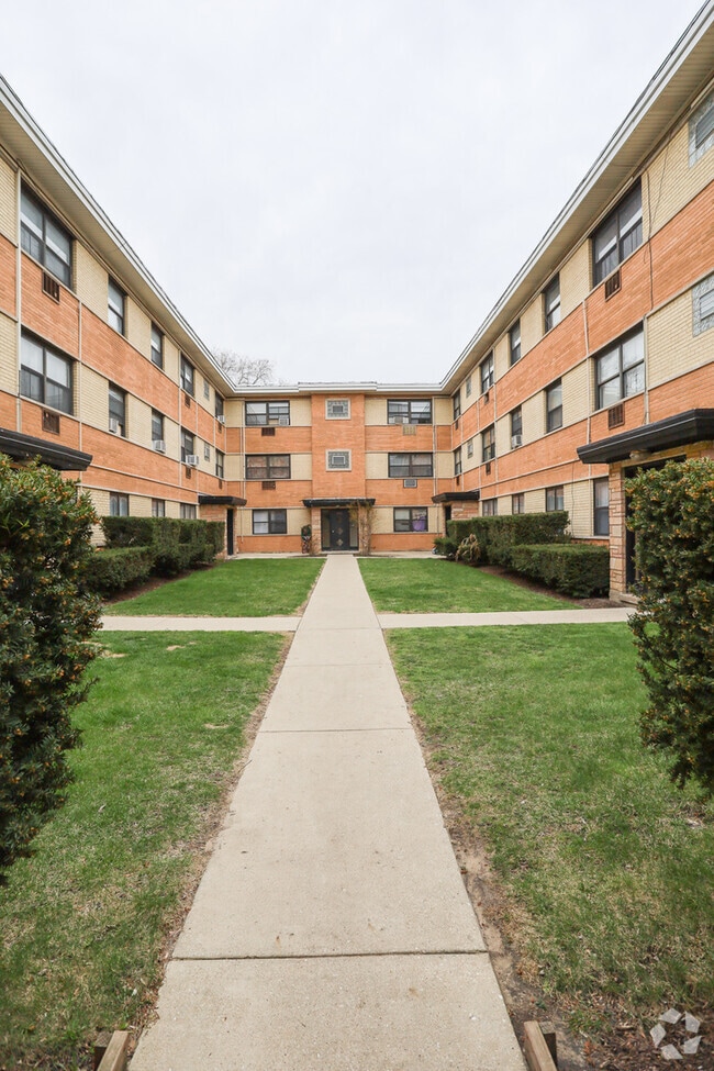 Building Photo - 1654 W Pratt Blvd Unit 2S Rental