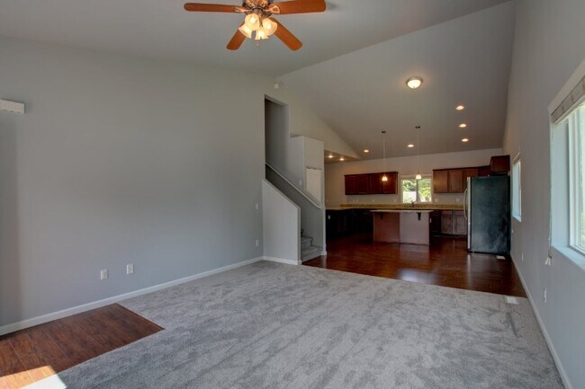 Photo - 1322 Lidstrom Rd SE