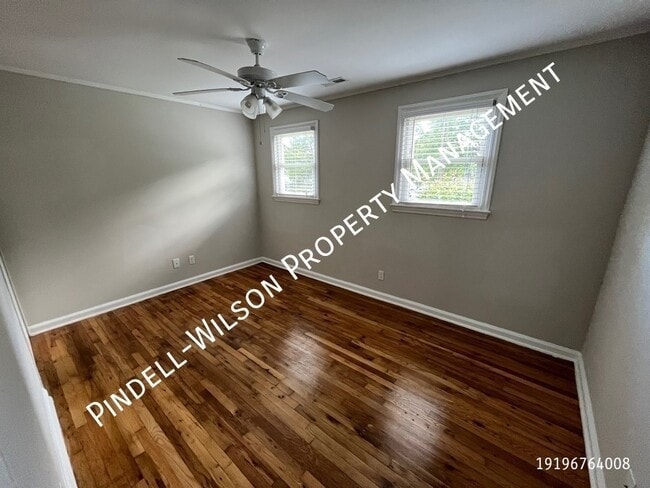 Photo - 2210 Bernard St