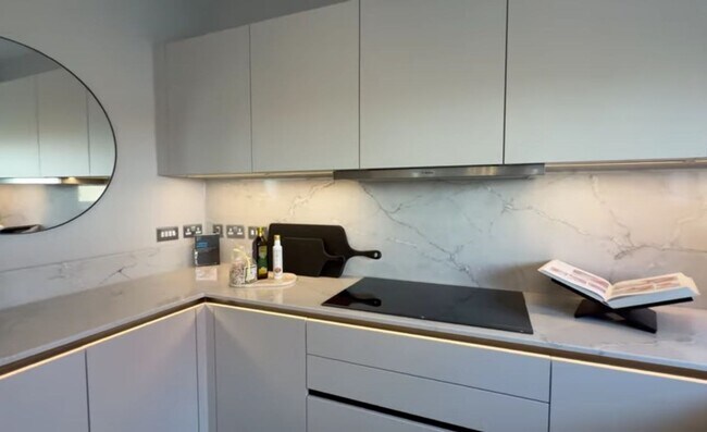 2899 Collins Ave Unit 2899 Collins Ave