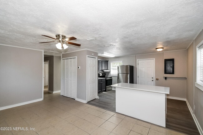 Photo - 4602 Roanoke Blvd