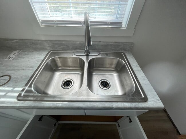 Photo - 221 Adamsville Ct