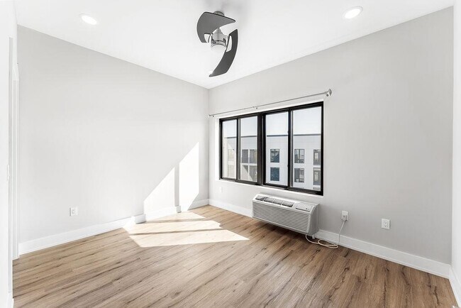 Photo - 1 Flagship St Unidad 309 Rental