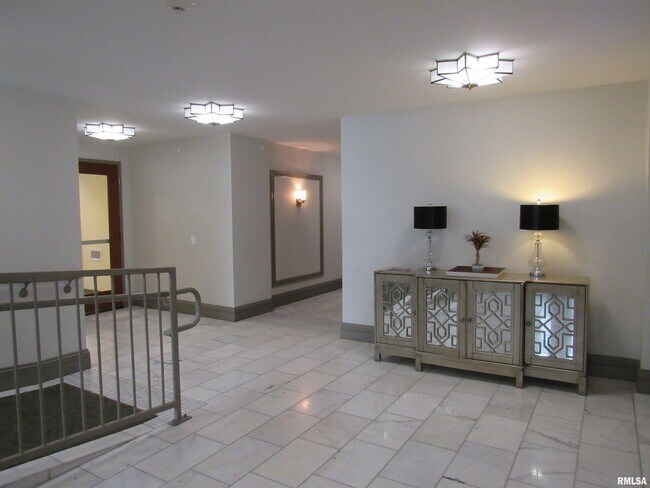 Photo - 212 N Brady St Unidad 702