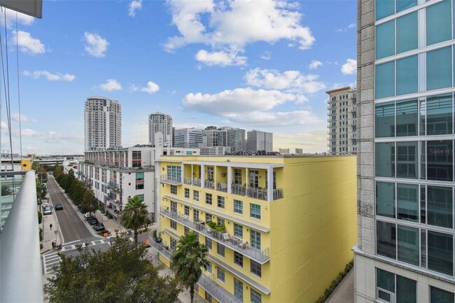 Building Photo - 111 N 12th St Unit 1717