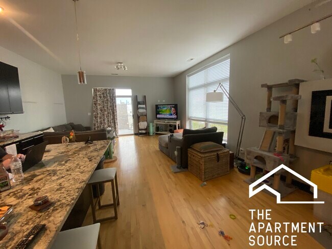 Photo - 2348 N Lister Ave Unidad 307