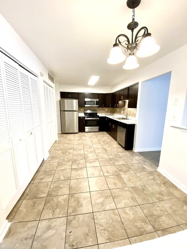 Photo - 629 W Streamwood Blvd