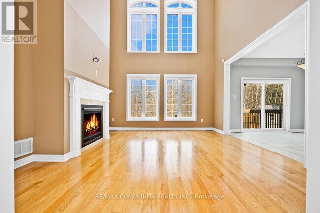 Photo - 48 Riverwalk Pl