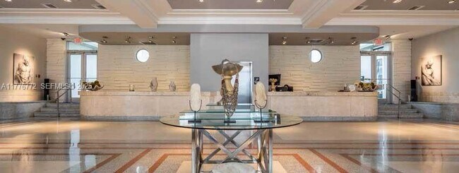 Building Photo - 435 21st St Unit 221