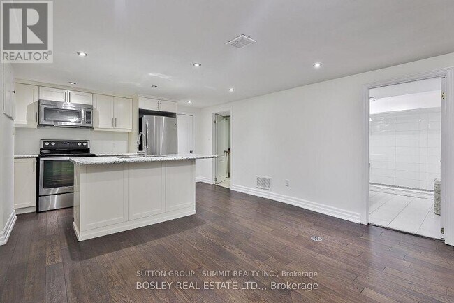 Photo - 136 Regina Ave