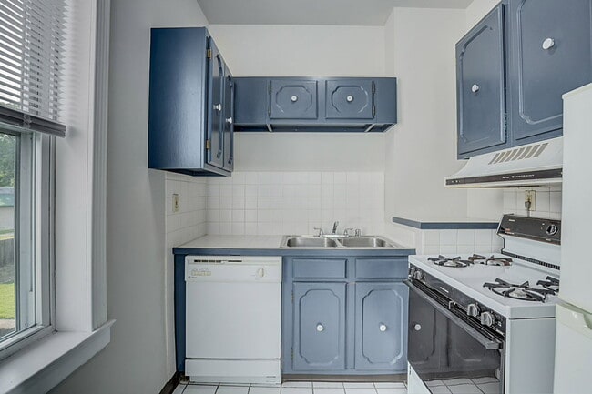 Photo - 3036 Urwiler Ave Unidad 2