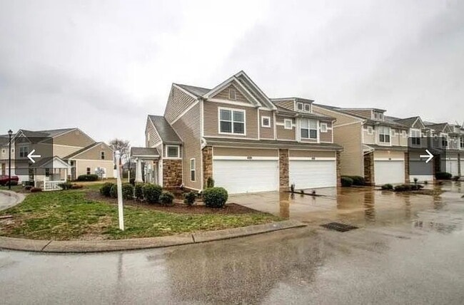 Building Photo - Corner Lot Townhome on Cul-de-sac