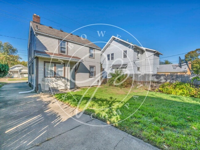 Photo - 3-Bedroom 1 1/2 Bathroom home in West Toledo with Hardwood Floors!