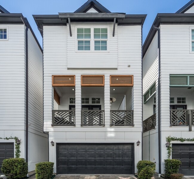 Building Photo - 2312 Hutchins St