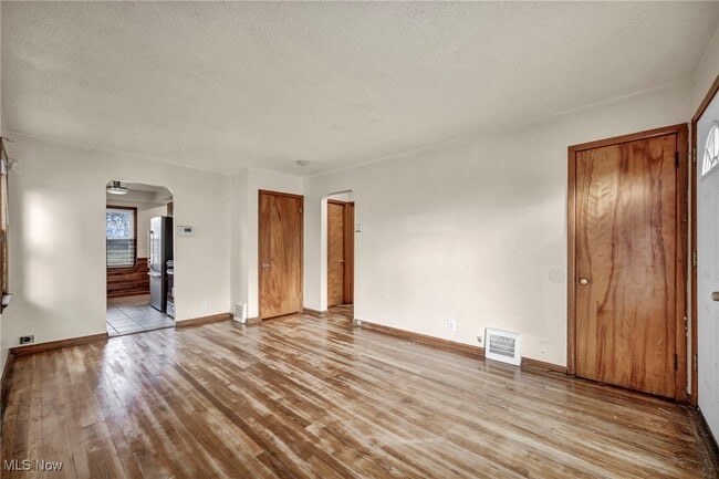 Photo - 10213 Dove Ave