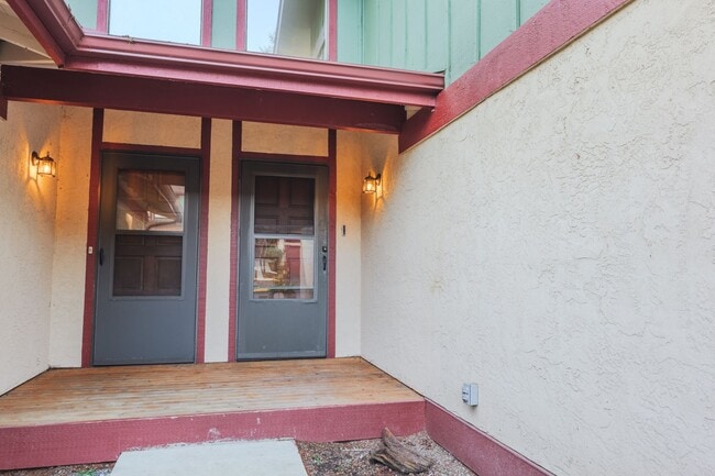 Photo - Spacious 3bd/2.5ba Smoketree Condo in Federal Way!