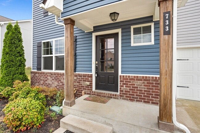 Photo - 733 Hollandale Rd