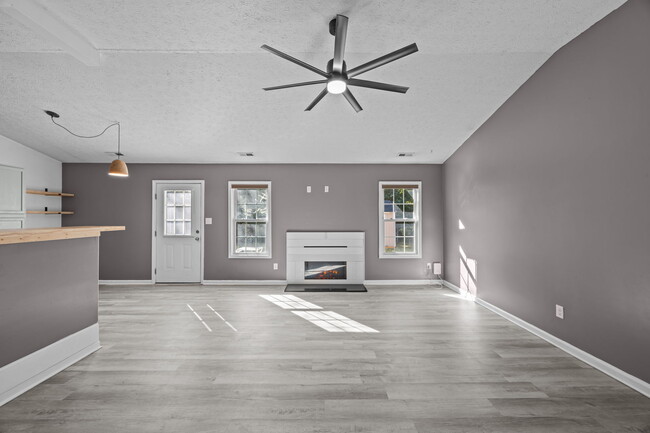 Photo - 335 Tall Pine Rd