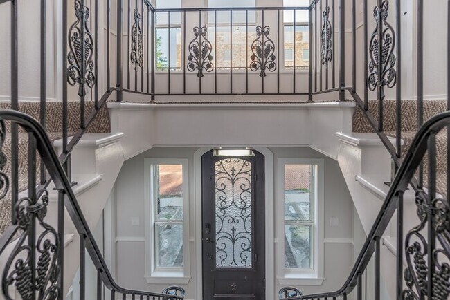 Photo - Tour Today! 2 bedroom at 321 S. Bois D'Arc!