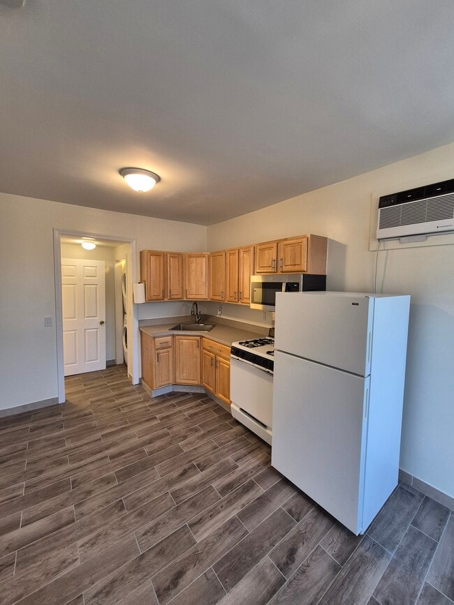 Photo - 2979 Fairfield Ave Unit 1 R