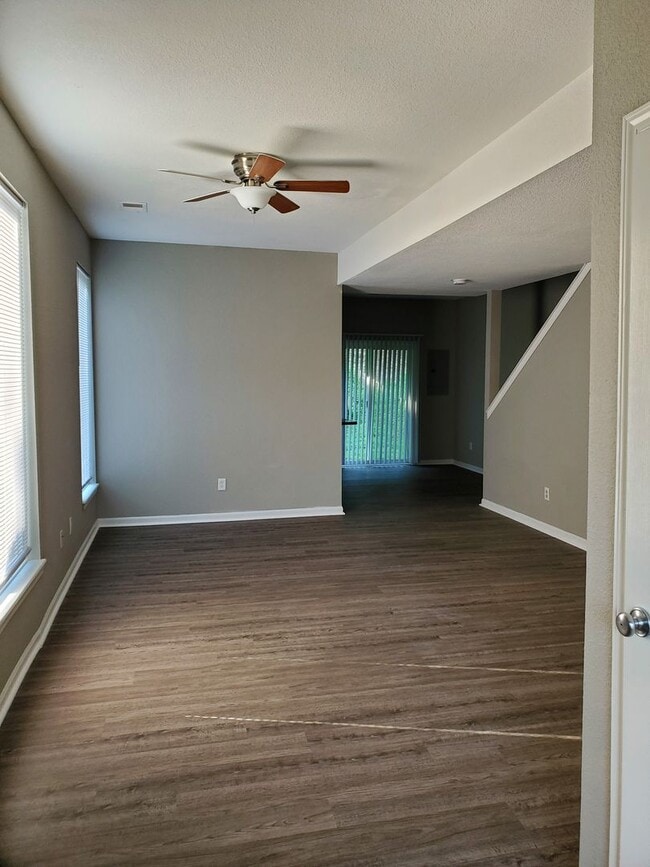 Photo - Oak Grove 3 bedroom 2 1/2 Bath Townhouse