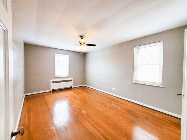Parkway Manor Apartments