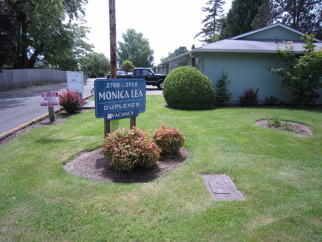 Two Bedroom Duplex with Garage - Two Bedroom Duplex with Garage Apartment Unit 2796