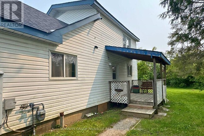 Photo - 88 Albert St S