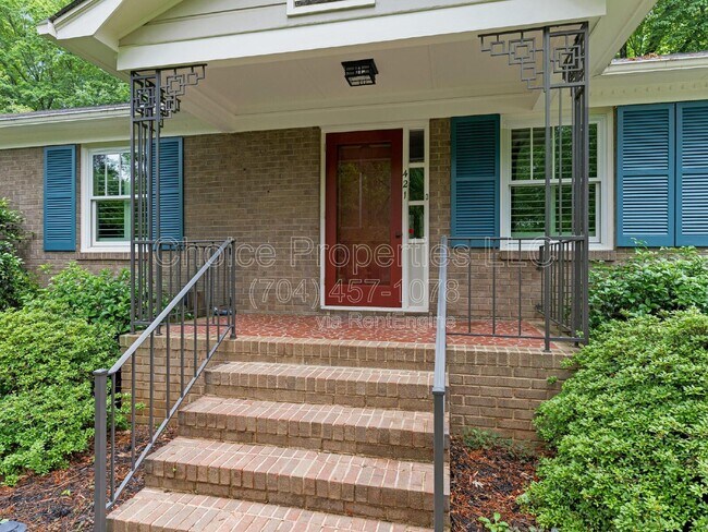 Photo - 421 Blairmore Dr