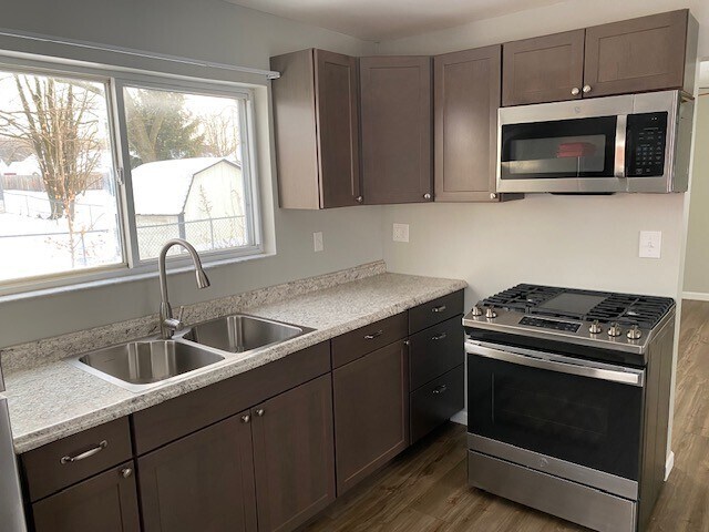 Photo - 2417 Fairmount Pkwy