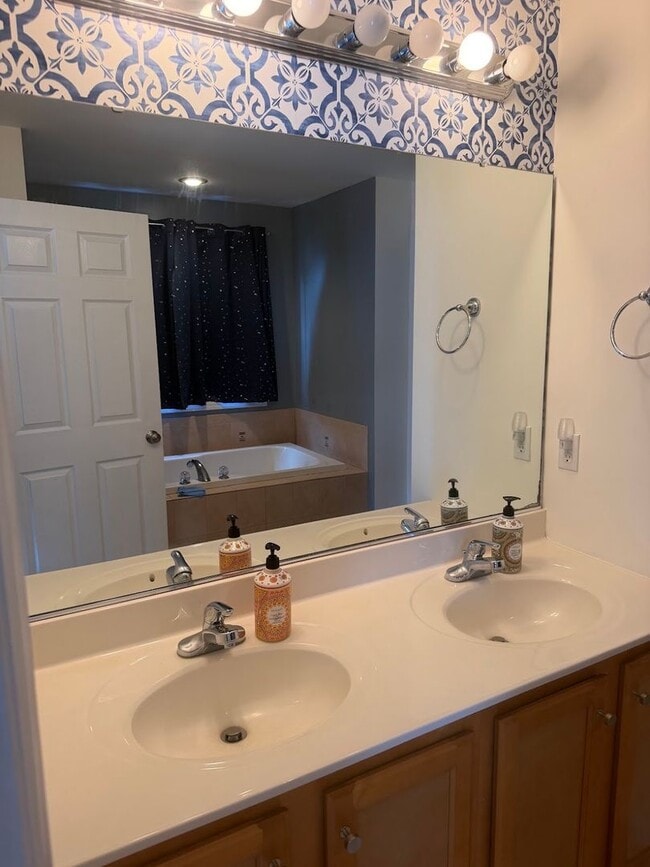Photo - Beautiful 5 Bedroom, 3.5 Bathroom Home for Rent