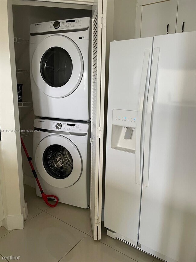 Photo - 1 br, 1.5 bath Condo - 701 Brickell Key Bl... Unit Apt 701