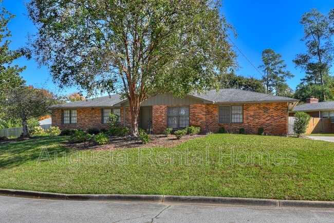 Photo - 3137 Edinburgh Dr