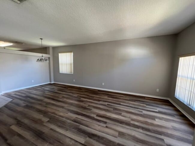 Photo - 4 bedroom 2 bath home Near UCF Lawn Servic...