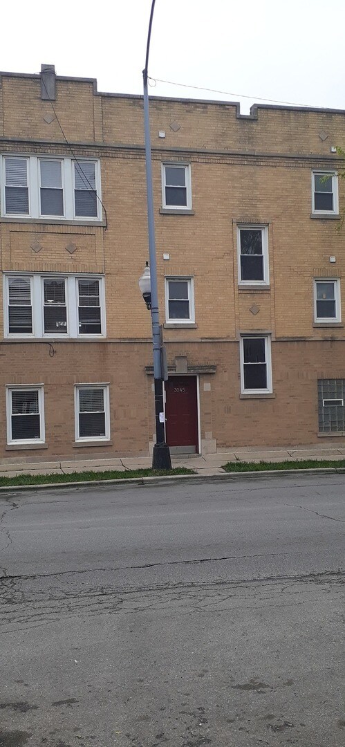 Photo - 3043 N Laramie Ave Unidad 2