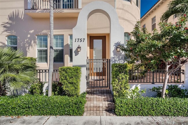 Photo - 1757 NE 9th St