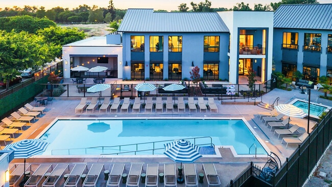 Building Photo - The Hayley Rental