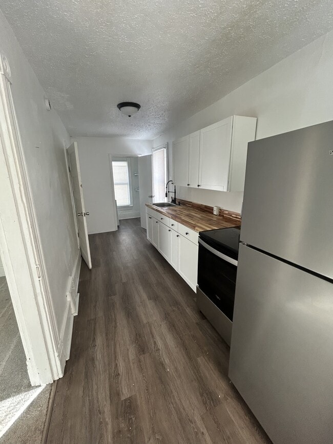 Photo - 2228 Tulip St