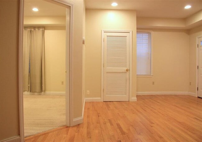 Photo - 460 Green St Unit 3