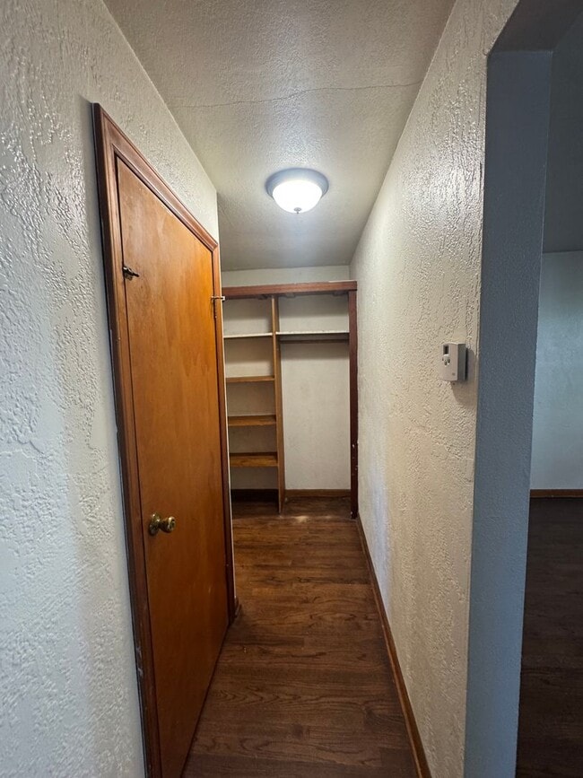 Photo - Charming 2-bedroom, 1-bathroom Ground Floo... Unit A