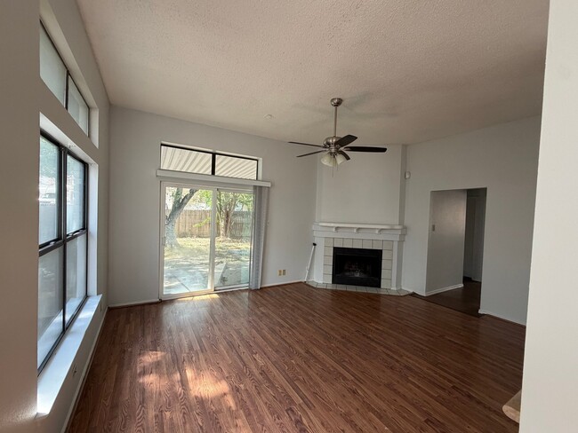 8023 Dove Trail Dr