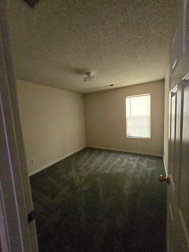 Photo - 154 Amelia Garden Way