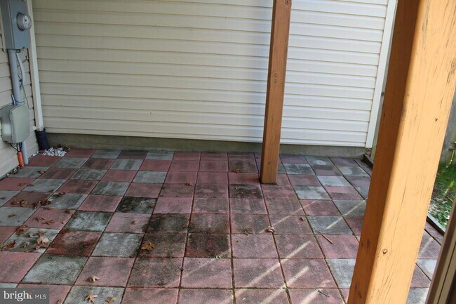 Photo - 22167 Napier Terrace