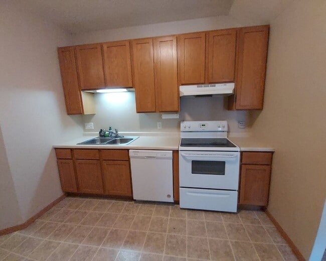 Photo - Nice 3 Bedroom 1.5 Bathroom Townhome in Hu...