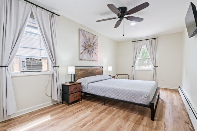 Photo - 1626 Union Turnpike