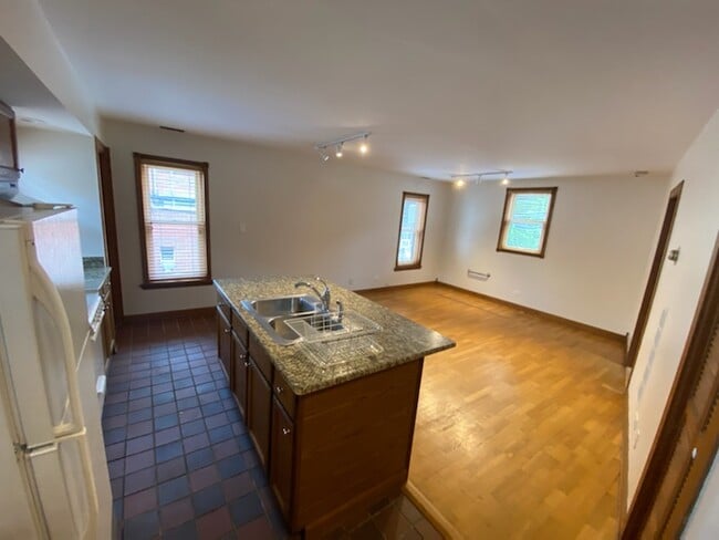 Photo - 2235 N Halsted St Unidad 2 F