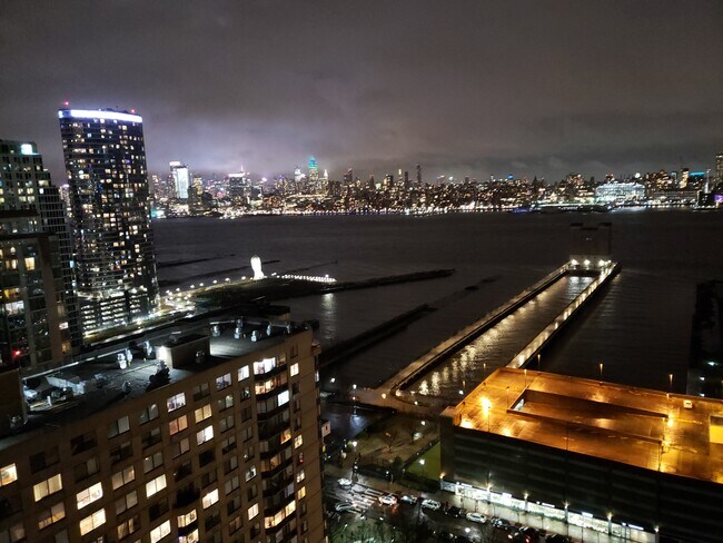 Photo - 45 RIVER Dr S Unit Studio - The Emerald