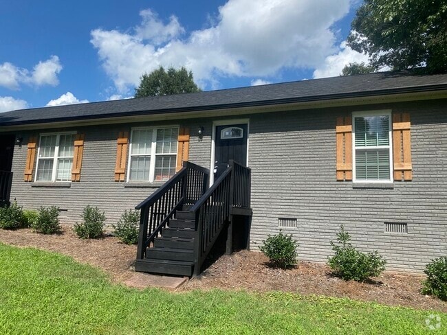 Building Photo - 245 Long Bow Rd Rental