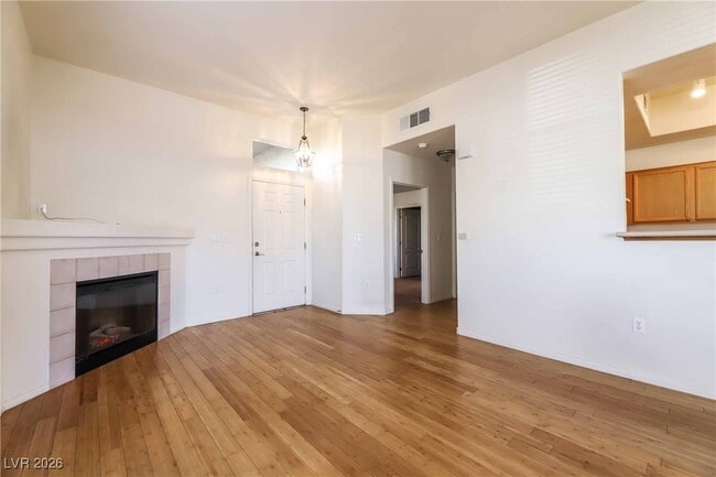 Photo - 2305 W Horizon Ridge Pkwy Unidad 213