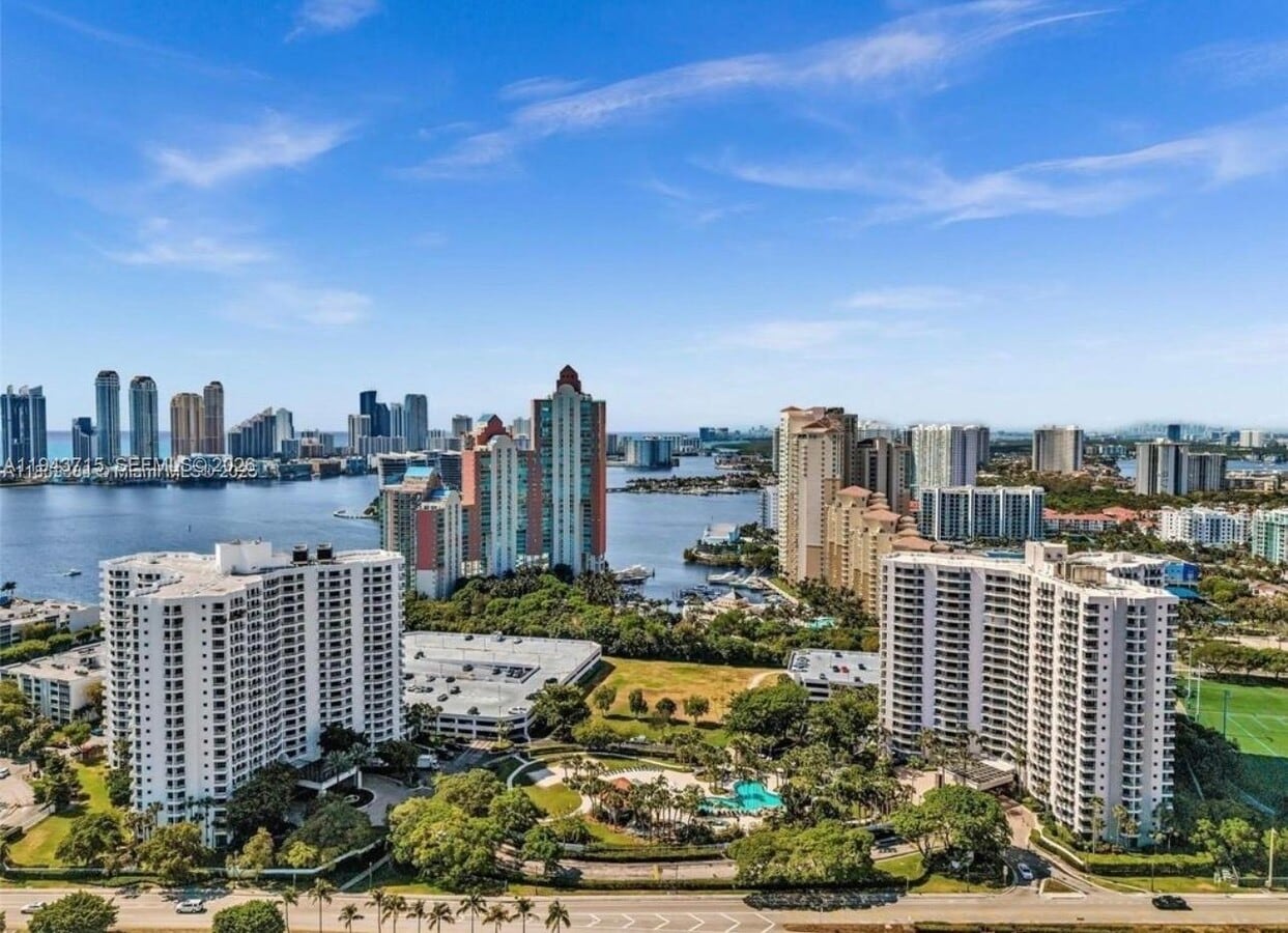 Photo - 3300 NE 191st St Unit LP04